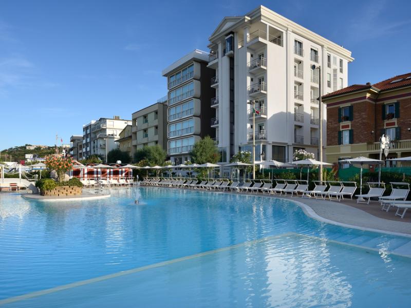 nordesthotel it piscina_hotel_gabicce_mare 003