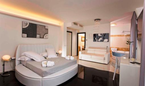 nordesthotel it offerta-notte-rosa-a-gabicce-in-hotel-4-stelle-con-piscina 005