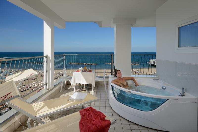 nordesthotel fr chambres-vue-mer-gabicce 017