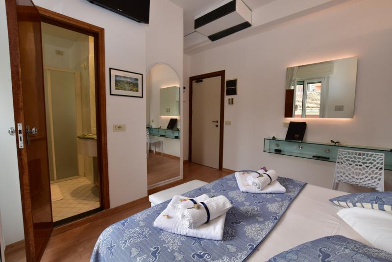 nordesthotel fr chambres-vue-mer-gabicce 040
